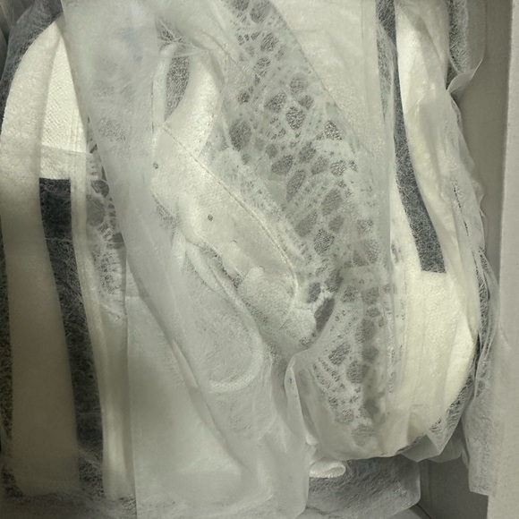 NEW - Picture 5 of 5